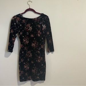 Velvet flower dress with b shape back out vintage